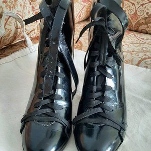 RACHEL COMEY BLACK PATENT LEATHER LACE-UP BOOTS
